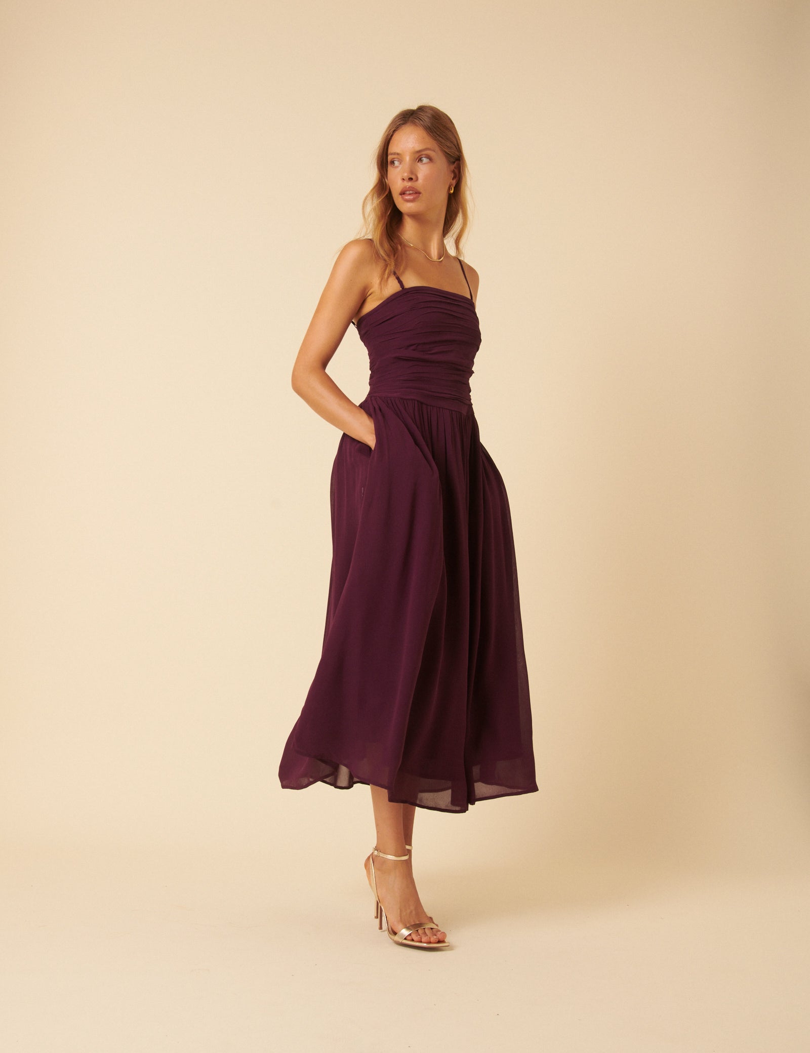 Red Burgundy Sleeveless Elegant Midi Dress - Image 3