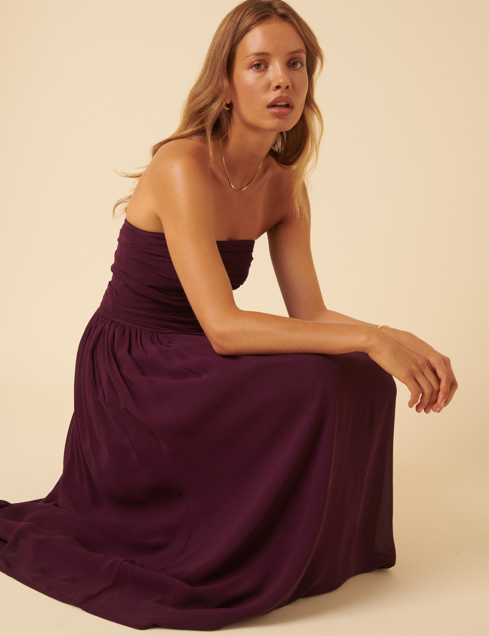 Red Burgundy Sleeveless Elegant Midi Dress - Image 5