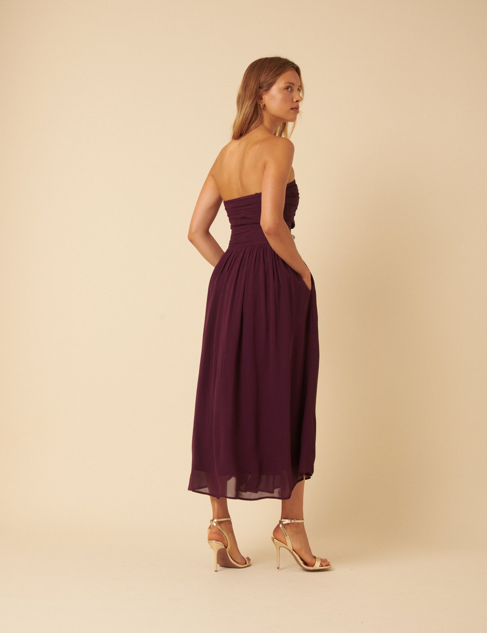 Red Burgundy Sleeveless Elegant Midi Dress - Image 4